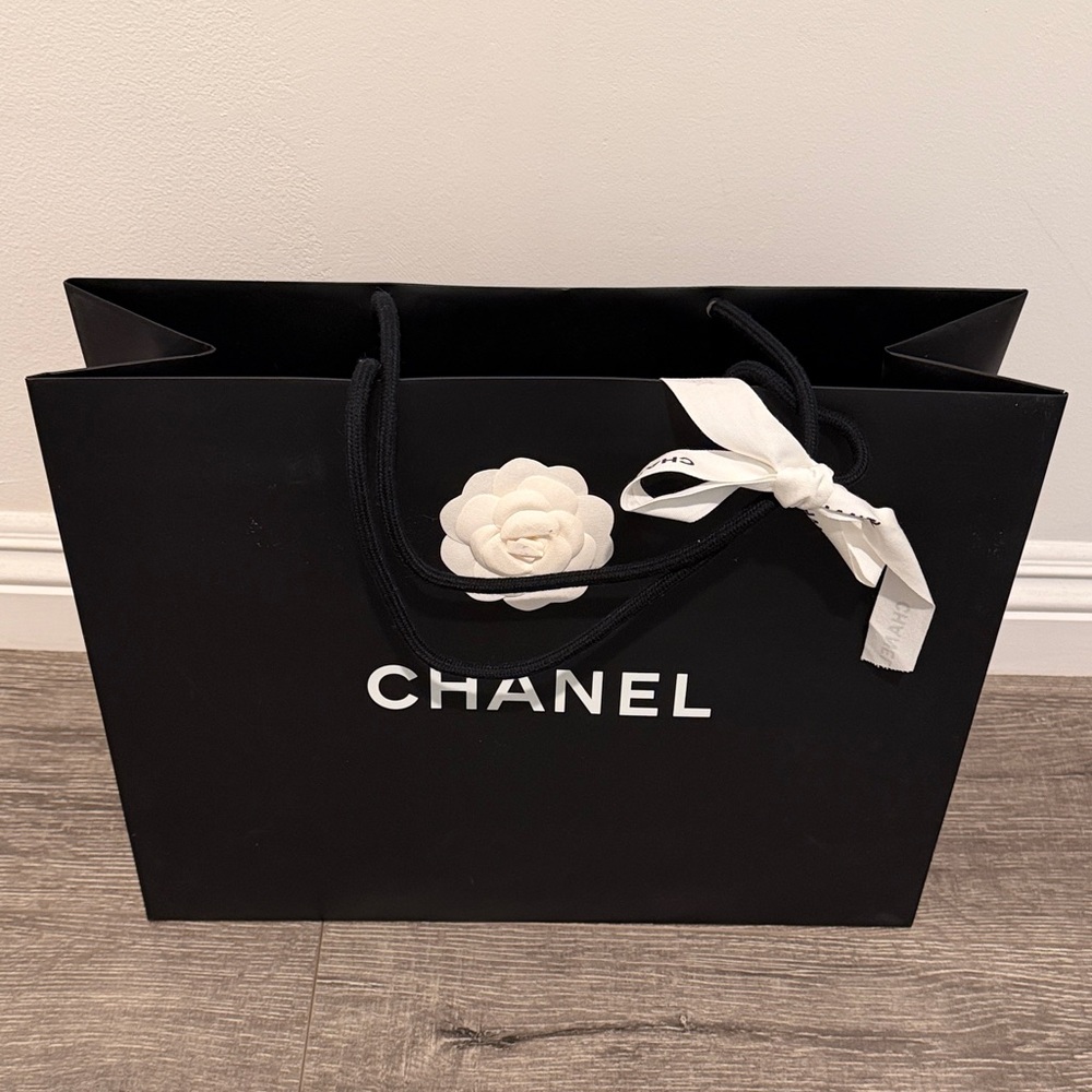 Retail Paper Shopping Bag in back medium Size